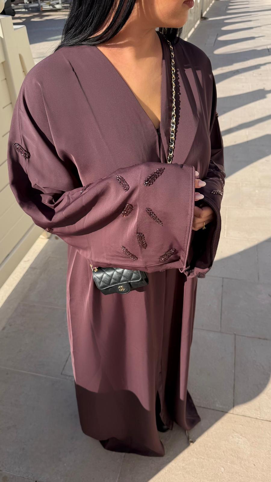 Abaya AMAR – Élégance brodée avec voile inclus