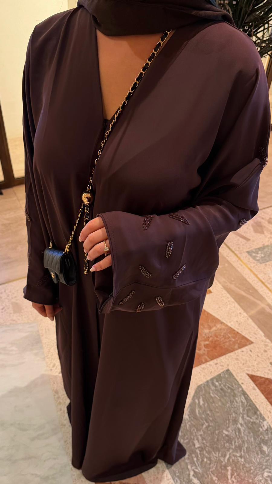 Abaya AMAR – Élégance brodée avec voile inclus